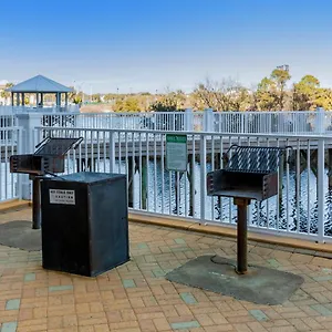 https://laketown-wharf-2029.panamacity-beachhotels.com