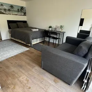 https://villa-e14-elegance.brighton-hotels-england.com